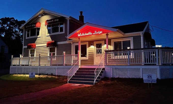 East Troy House | Newly Updated Lake Beulah Vacation Rental!