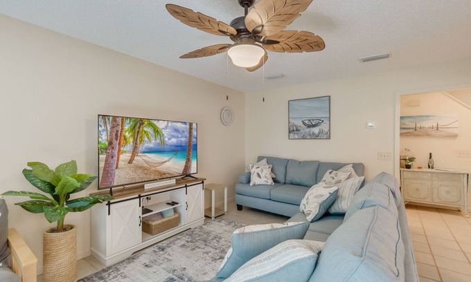 Fernandina Beach House | Newly Updated 2 Bed/1.5 Bath Townhome-3 Minute Walk to Beach-Best Deal Around!