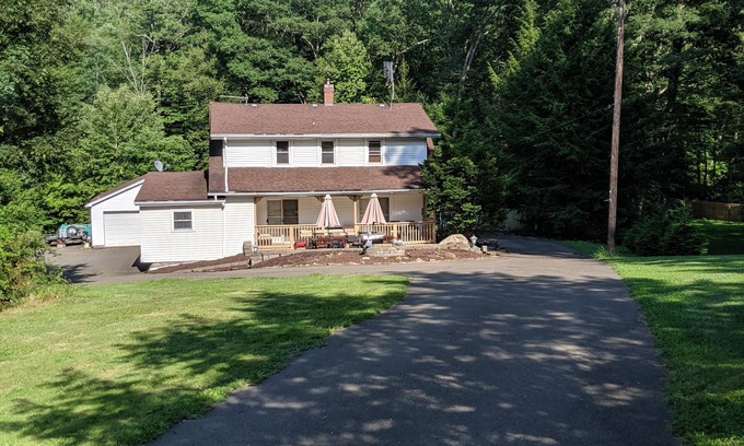 Farmington House | Newly Updated with Outdoor Entertainment Spaces