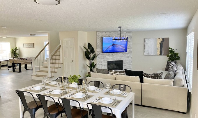 Grand Prairie House | ☆New☆Modern Luxury Dallas Getaway 5BR/2.5BA 3000sf