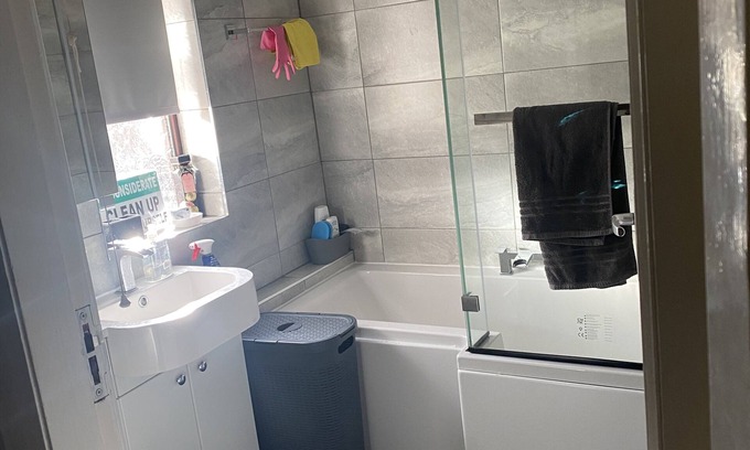Nottingham House | Newtons Lodge - close to Nottingham city centre