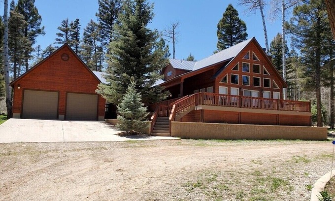 Angel Fire House | Next to AF hike and bike trails, Hot Tub, Fire Pit, Wood fireplace, Covrd deck