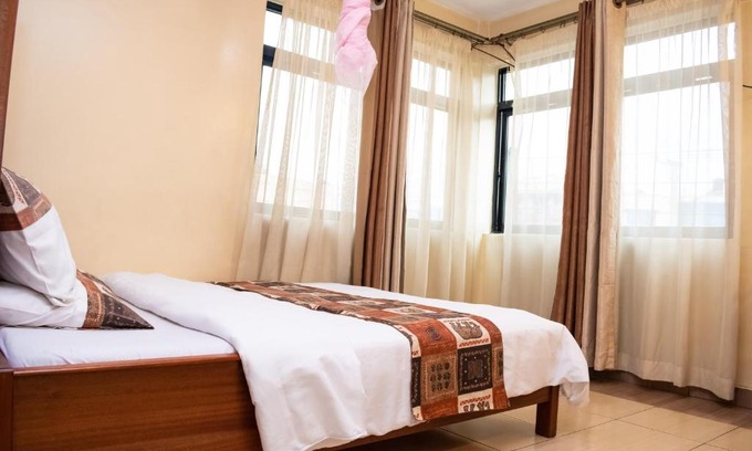 Ngara Hotel | Ngara Riverside Lodge
