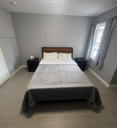 Niagara Falls Hotel | Niagara Falls 2-Bedroom Suite #25