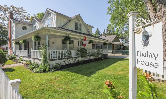Historic Old Town House | Niagara-on-the-Lake Oscar Wilde Room!