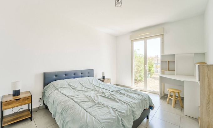 Nice Apartment | Nice 1BR Flat with garden and private parking