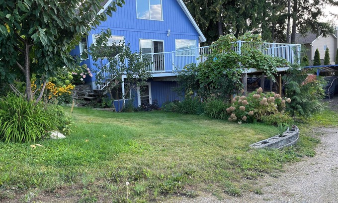 Salmon Arm House | Nice 2-bedroom walk-in suite in Salmon Arm. Private parking and beautiful yard.