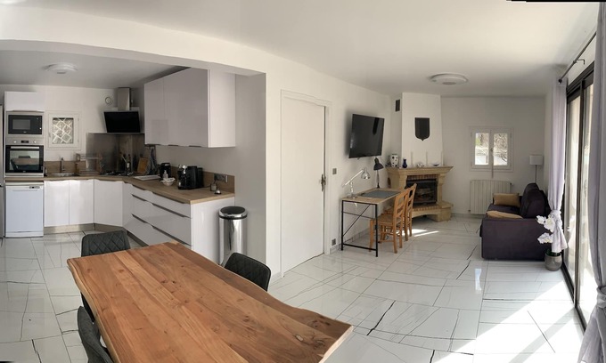 Contes Apartment | Nice 2 room apartment renovated on the ground floor of a house with swimming pool and exterior