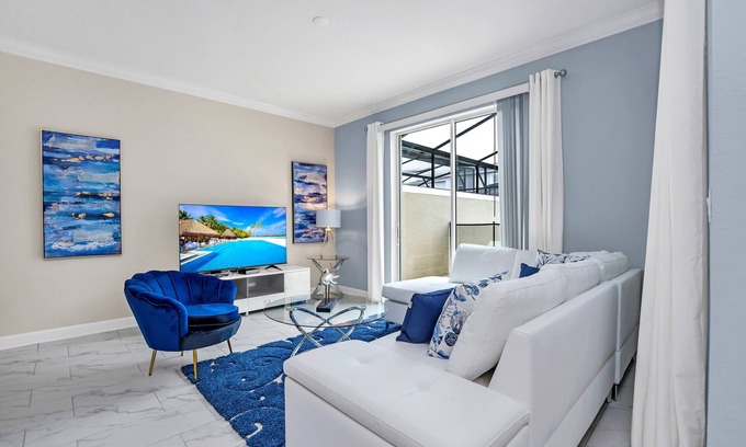 Campbell House | Nice 3 Bed Pool Townhome in Storey Lake Resort