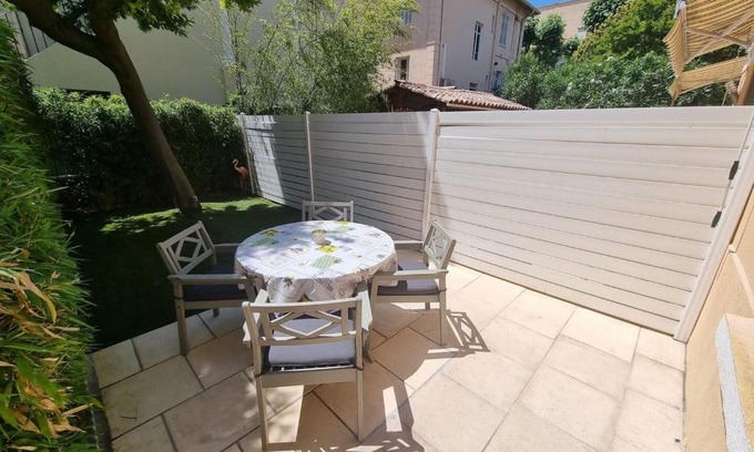 Saint-Raphael Apartment | Nice 43m with garden near the Old Port