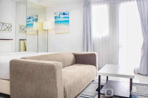 Cikarang Apartment | Nice and Comfort Studio Room at Azalea Suites Apartment By Travelio