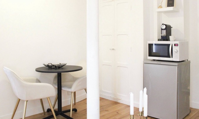 Bercy Apartment | Nice And Comfortable Studio Apartment