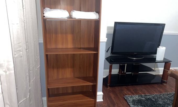 Foxcroft Square Apartment | Nice and quiet appartement is located in Philadelphia,