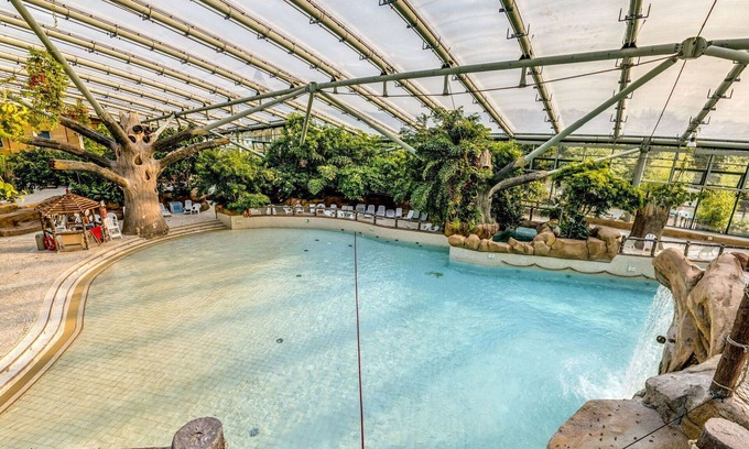 Neuville-sur-Ailette House | Nice apartment in villa for 4 guests with pool, WIFI, hot tub, terrace and parking