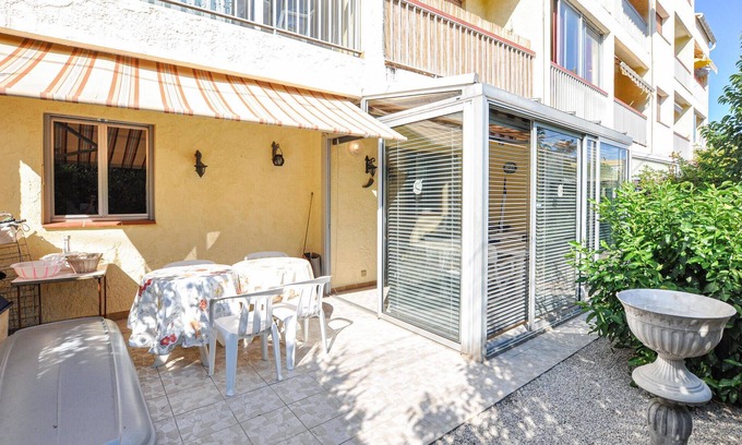 Six-Fours-les-Plages Apartment | Nice apartment in Six-Fours-les-Plages