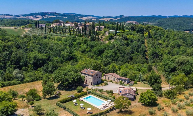 Collalto House | Nice apartment in villa for 16 guests with WIFI, private pool, A/C, TV, patio and parking