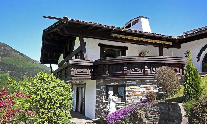 Pfons Apartment | Nice apartment for 5 guests with TV, terrace and panoramic view