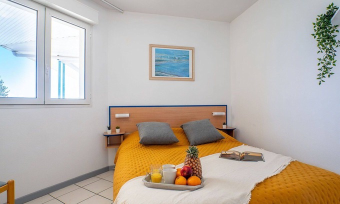 Ciboure Apartment | Nice apartment for 6 people with pool, WIFI, TV, terrace and pets allowed