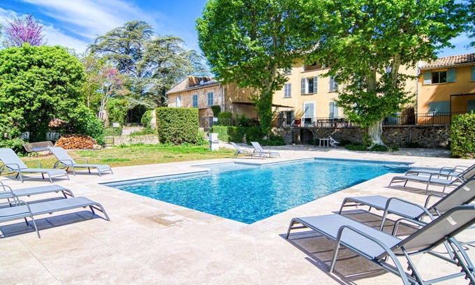 Besse-sur-Issole House | Nice apartment in villa for 8 people with pool, WIFI, TV, terrace and parking