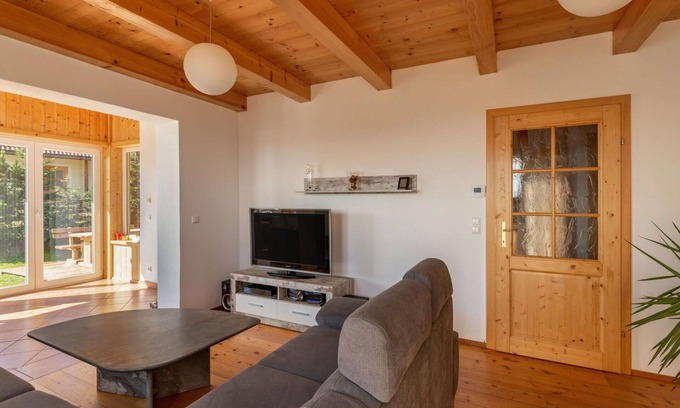 Albeck Apartment | Nice apartment for 10 guests with WIFI, TV and patio