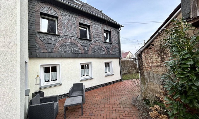 Grossschoenau Apartment | Nice apartment for 12 people with WIFI, hot tub, TV, patio and pets allowed