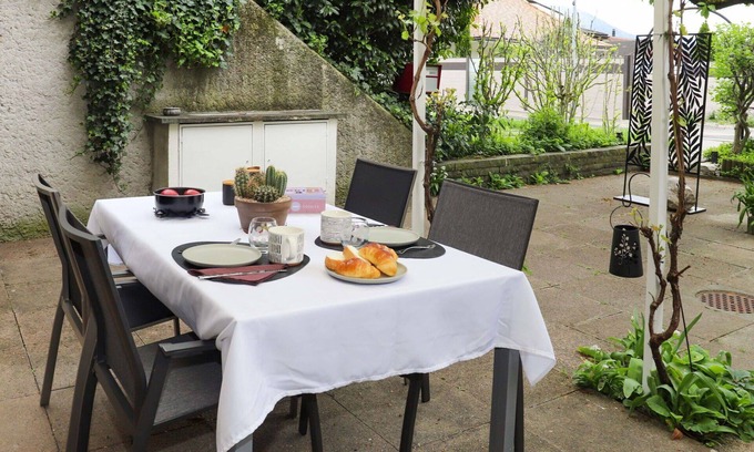 Bouveret Apartment | Nice apartment for 2 guests with WIFI, TV, terrace, pets allowed and panoramic view
