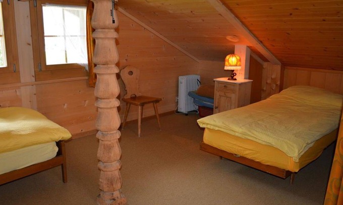 Lauenen Apartment | Nice apartment for 2 guests with balcony