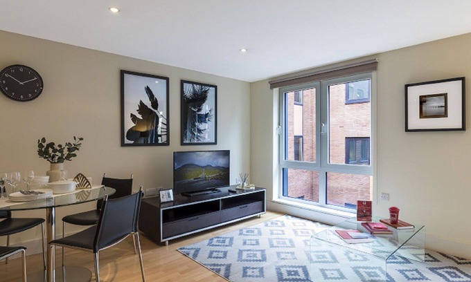 Castle Baynard Apartment | Nice apartment for 2 people with WIFI and TV