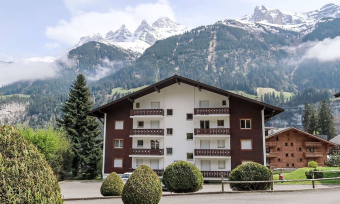 Champery Apartment | Nice apartment for 4 people with WIFI, TV, balcony and panoramic view