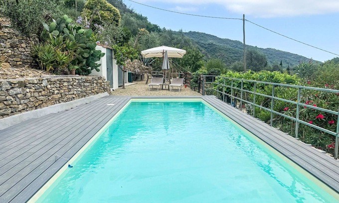 Prela Apartment | Nice apartment for 4 people with A/C, pool, WIFI, TV, patio and pets allowed