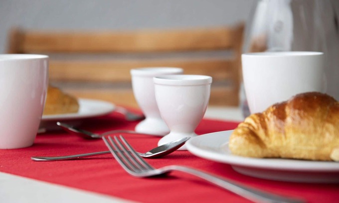 Falera Apartment | Nice apartment for 4 people with WIFI, pool, TV, balcony, pets allowed and panoramic view