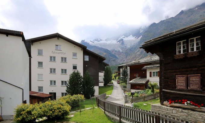 Saas-Fee Apartment | Nice apartment for 6 people with WIFI, TV and pets allowed