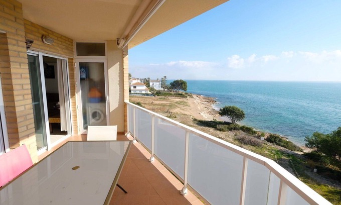 Alcanar Apartment | Nice apartment for 6 people with A/C, pool, balcony and parking