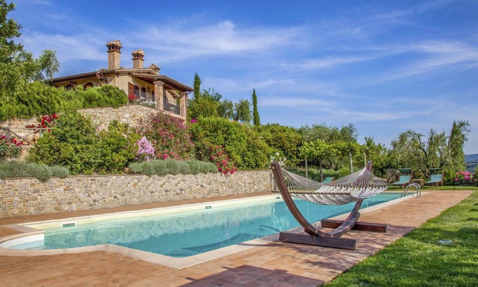 Allerona Apartment | Nice apartment for 6 guests with WIFI, pool, TV, patio, pets allowed, panoramic view and parking