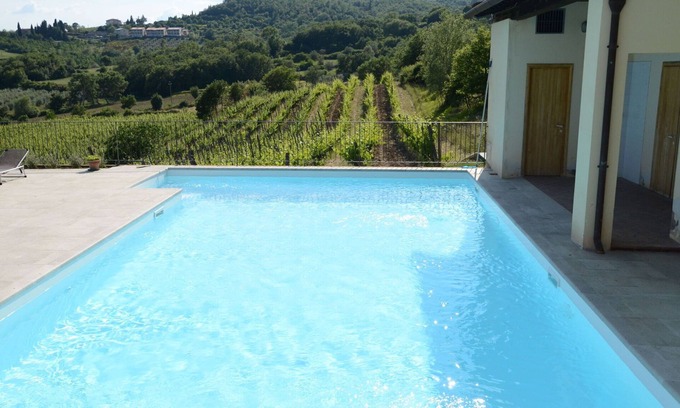 Capolona Apartment | Nice apartment for 6 guests with WIFI, pool, TV, pets allowed and parking, close to Arezzo