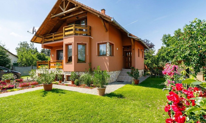 Fonyodliget Apartment | Nice apartment for 6 people with WIFI, A/C, TV and patio