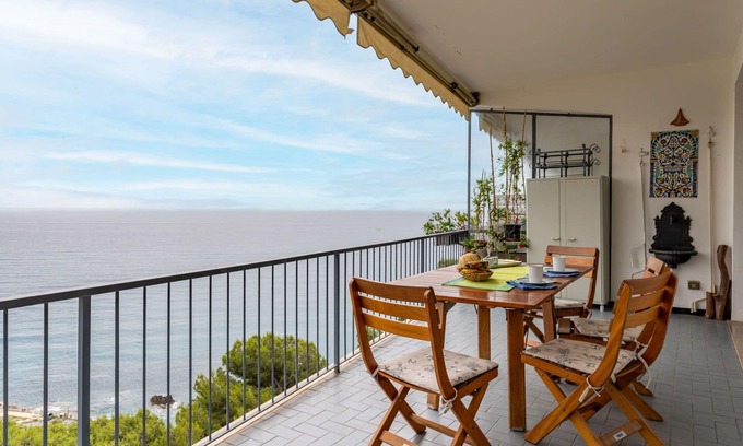 Capo Mimosa-Rollo Apartment | Nice apartment for 6 people with WIFI, TV and terrace
