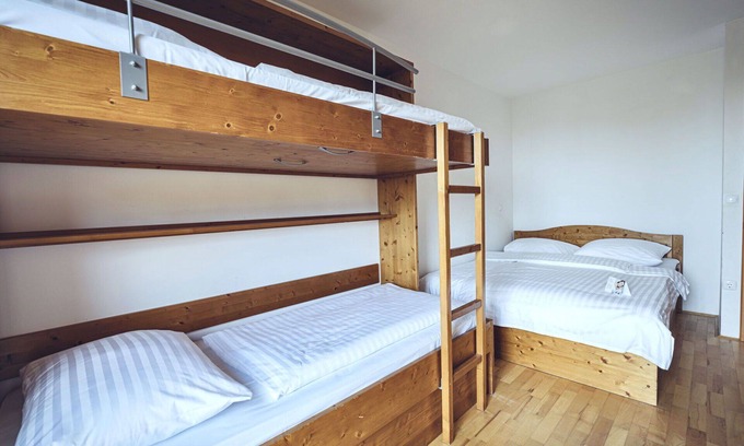 Hocko Pohorje Apartment | Nice apartment for 7 guests with WIFI, pool, TV, balcony, pets allowed and panoramic view