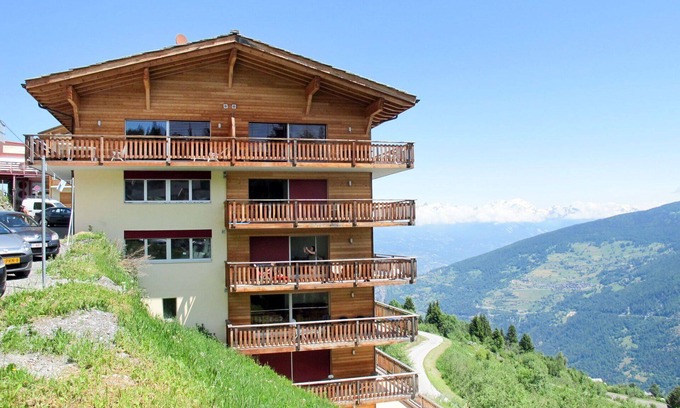 Vex Apartment | Nice apartment for 8 guests with hot tub, WIFI, TV, balcony and parking