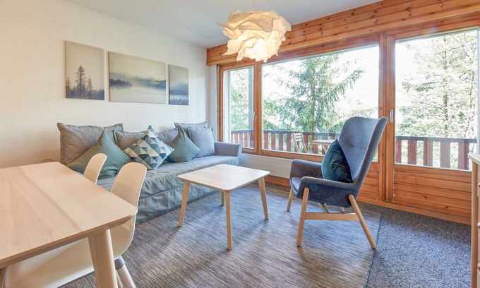 Heremence Apartment | Nice apartment for 4 people with pool, WIFI, TV, balcony, panoramic view and parking