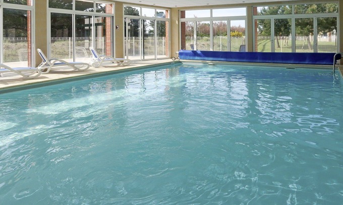 Frehel Apartment | Nice apartment for 4 people with WIFI, pool, TV, terrace, pets allowed and parking