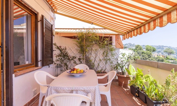 Ospedaletti Apartment | Nice apartment for 4 guests with A/C, WIFI, pool, terrace, pets allowed and parking