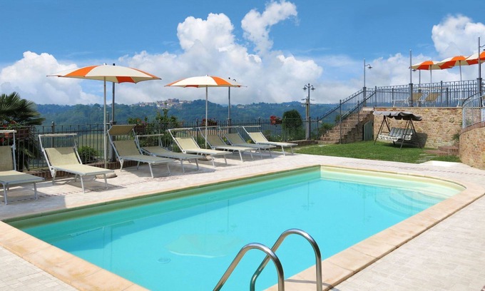 Cossombrato Apartment | Nice apartment for 4 guests with pool, WIFI, TV, patio, pets allowed and parking