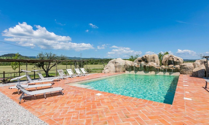 Guardistallo Apartment | Nice apartment for 4 people with WIFI, A/C, pool, patio, pets allowed, panoramic view and parking