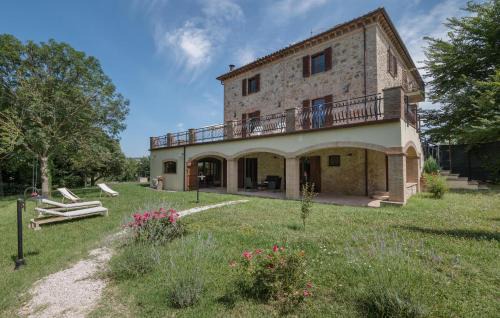 Avigliano Umbrio Apartment | Nice Apartment In Avigliano Umbro