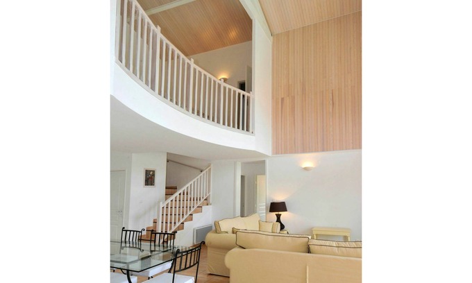 Pont-de-Larn House | Nice apartment in villa for 10 people with private pool, TV, terrace, pets allowed and parking
