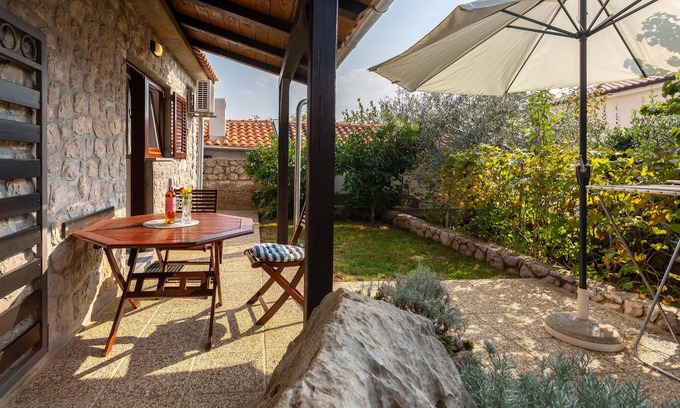 Municipality of Omisalj Apartment | Nice apartment in Omisalj with WiFi