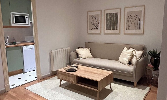 Castellana Apartment | Nice apartment in the Salamanca neighborhood