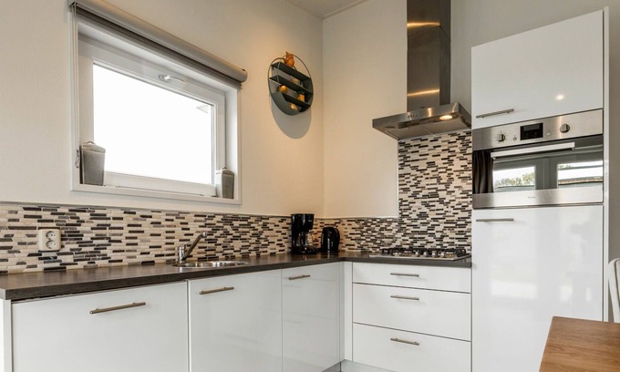 Gasthuis House | Nice apartment in villa for 6 people with A/C, pool, WIFI, TV and terrace