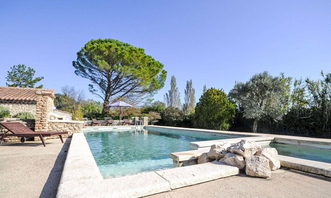 Velleron House | Nice apartment in villa for 4 guests with pool, WIFI, TV and terrace